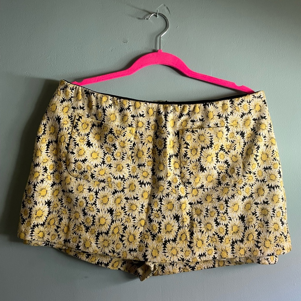 Floral Yellow Women's Shorts
